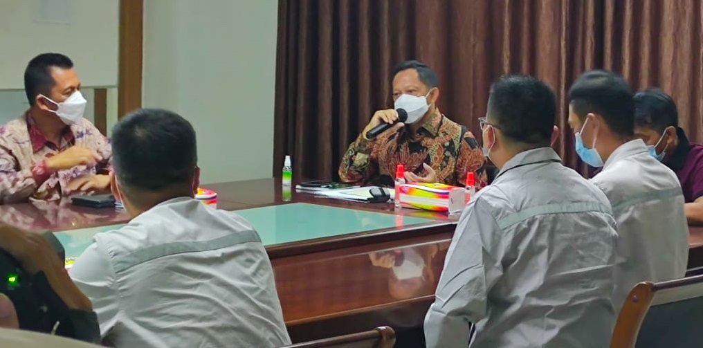 Kunker ke Galang Batang, Mendagri Tito Minta PT BAI Serap Produk Lokal